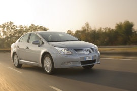 TOYOTA Avensis Liftback   2009 2011