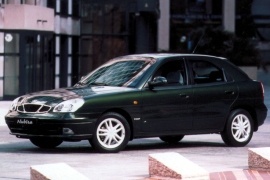 DAEWOO Nubira Hatchback   2000 2004