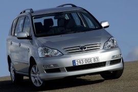 TOYOTA Avensis Verso   2003 2006